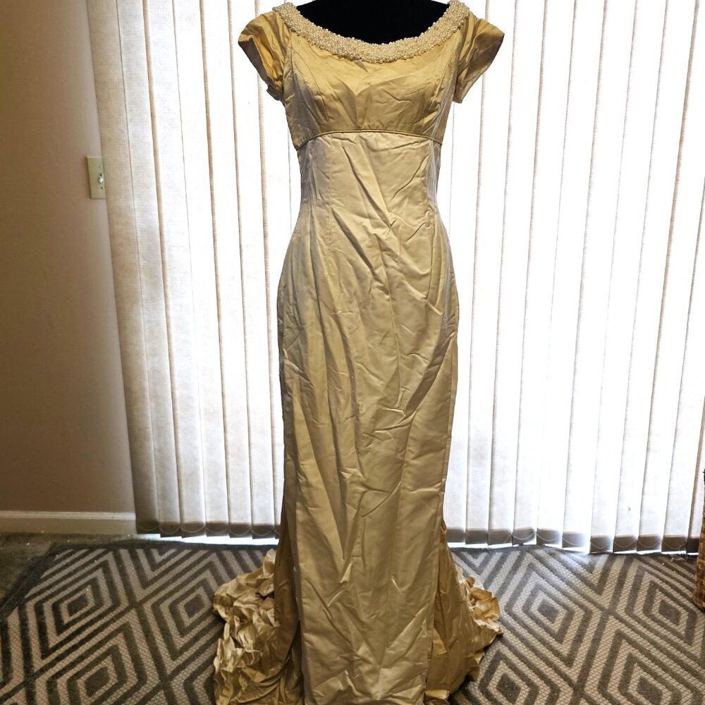Neil Cunningham Beige Two-Tone Beaded Wedding Dress 6/8
